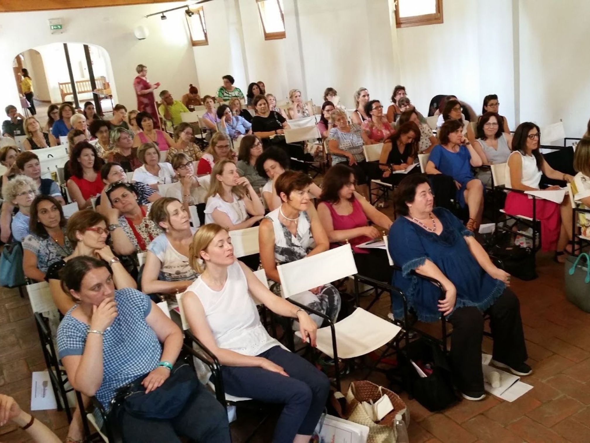 Scuola italiana Cantastorie-propone un'economia della aziende per la formazione di insegnanti a Brugnera