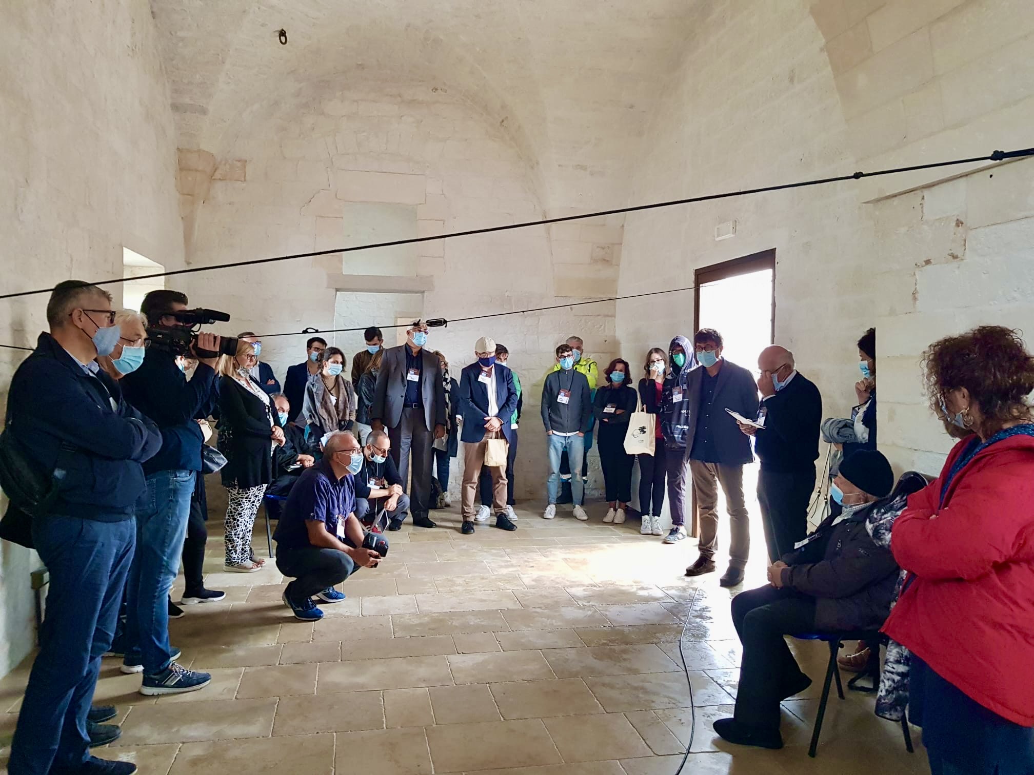 Scuola italiana Cantastorie-propone un'economia della aziende in particolare nella Costellazione Apulia